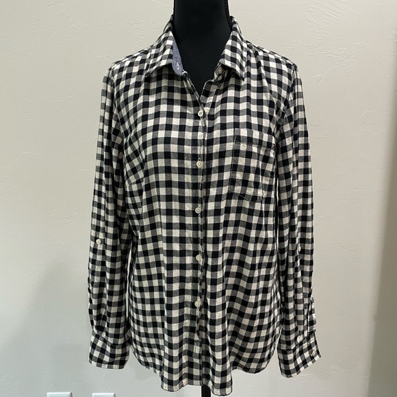 Tommy Hilfiger Tops - Tommy Hilfiger Black and White Plaid Women’s button down shirt